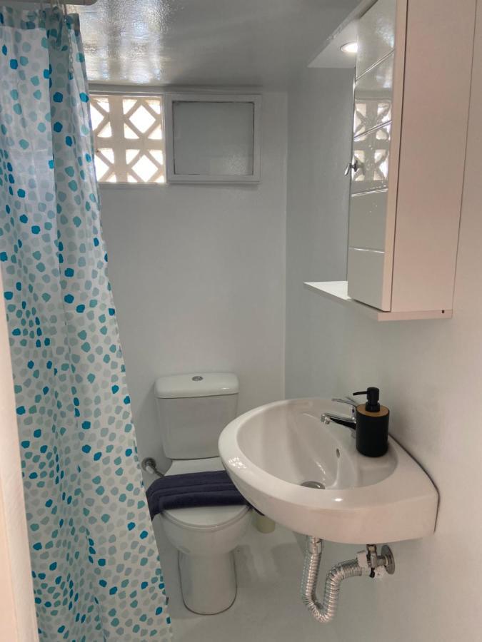 Elenitas Town House With Balcony And Sea View Apartment Mykonos Town Bagian luar foto