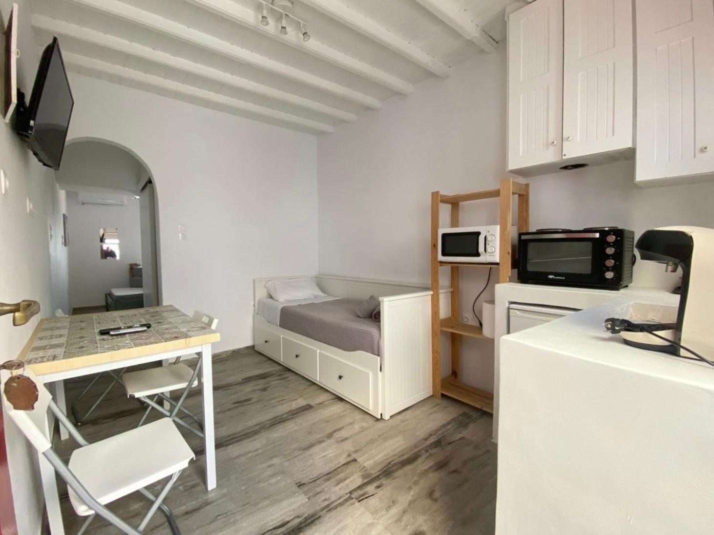 Elenitas Town House With Balcony And Sea View Apartment Mykonos Town Bagian luar foto