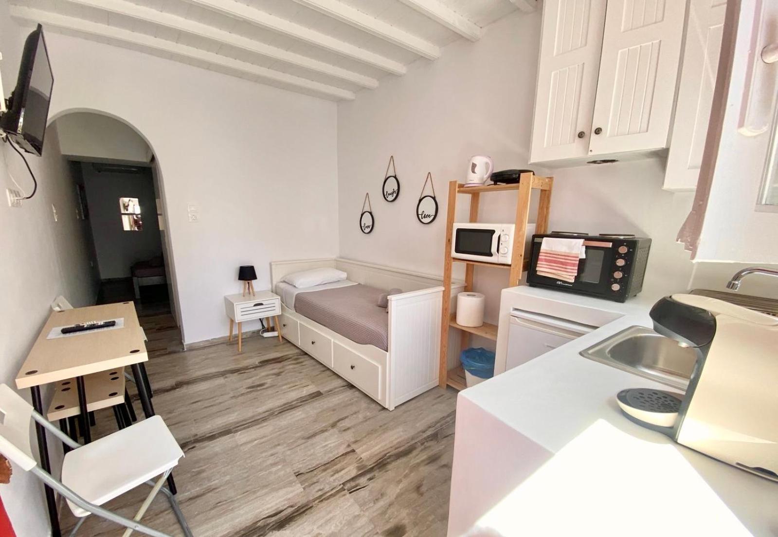 Elenitas Town House With Balcony And Sea View Apartment Mykonos Town Bagian luar foto
